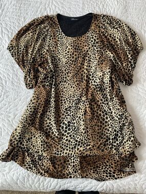 Leopard-Print Puff Sleeve Tunic in Tan and Black